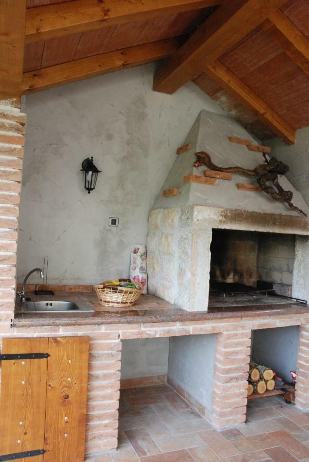 Apartmani Radin Rosini Bagian luar foto