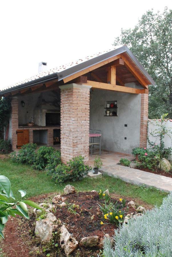 Apartmani Radin Rosini Bagian luar foto