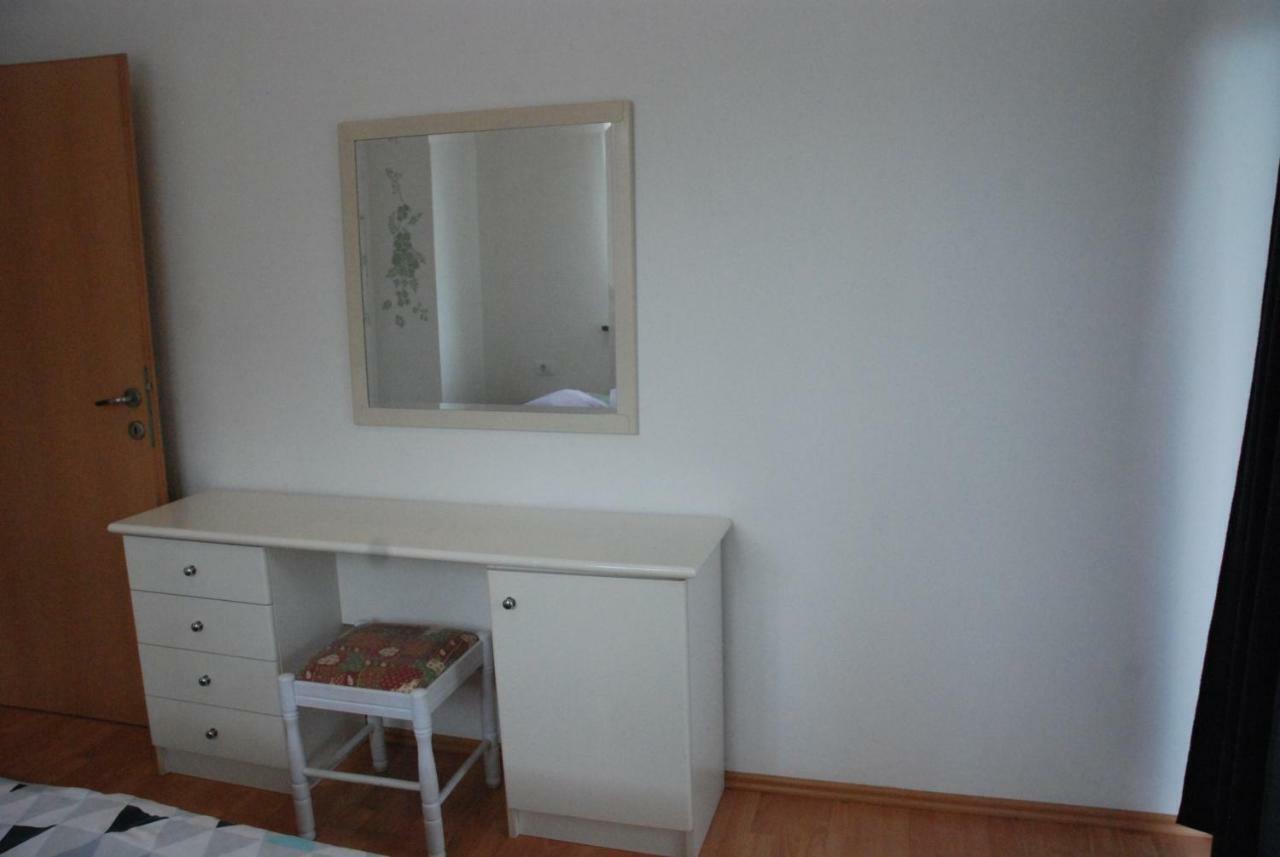 Apartmani Radin Rosini Bagian luar foto