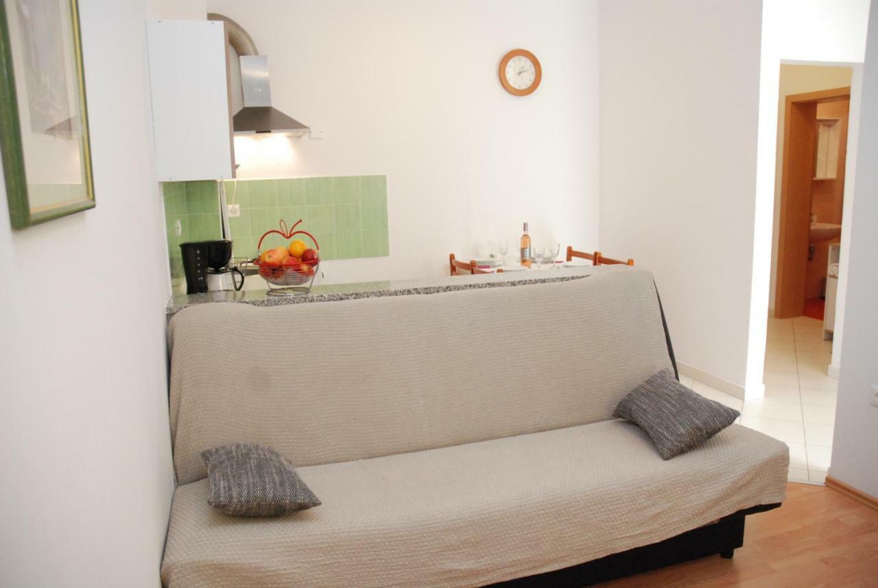 Apartmani Radin Rosini Bagian luar foto
